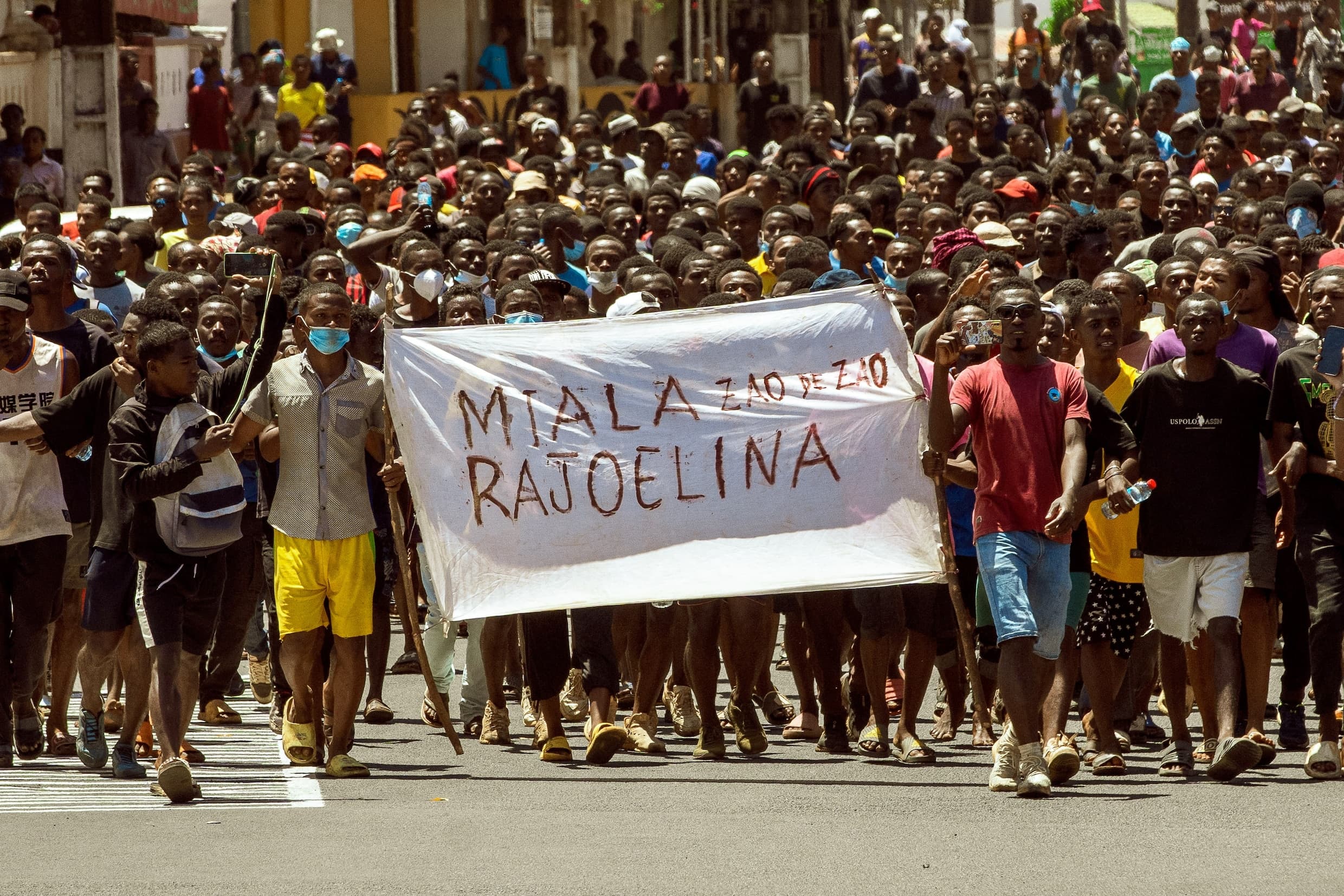 madagascar youths protesting